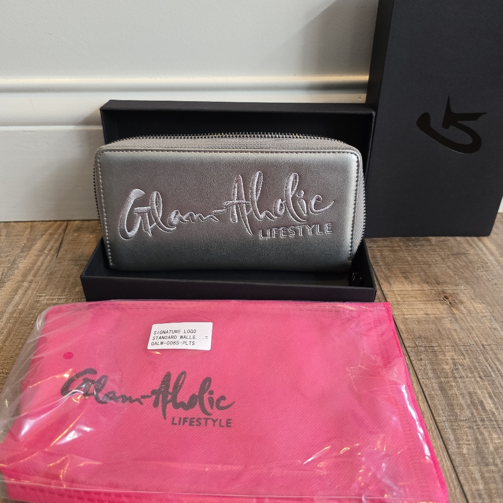 Glamaholic platinum signature wallet